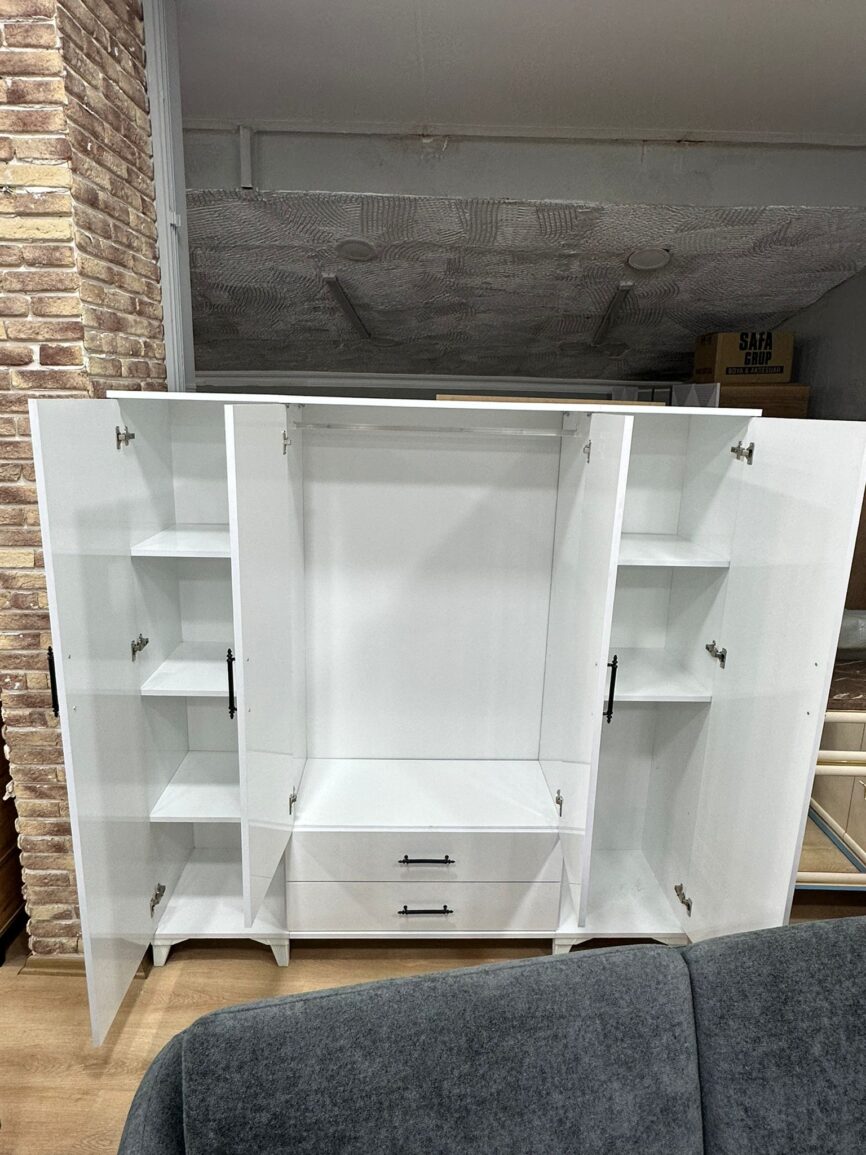 Beyaz 4 Kapaklı Gardrop
