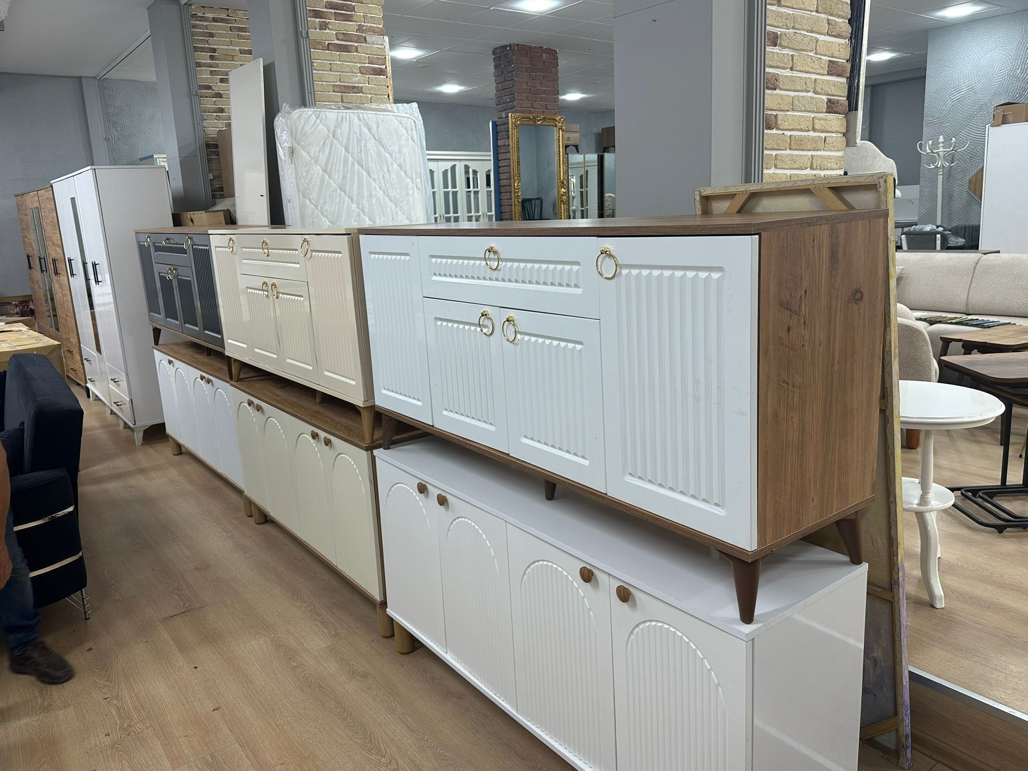 Beyaz TV Ünitesi & Konsol